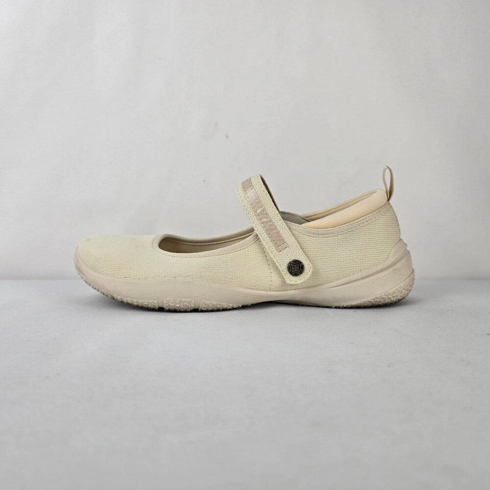 JSport by Jambu Melody Mary Jane Flats Cream Comfort Shoes Size 8